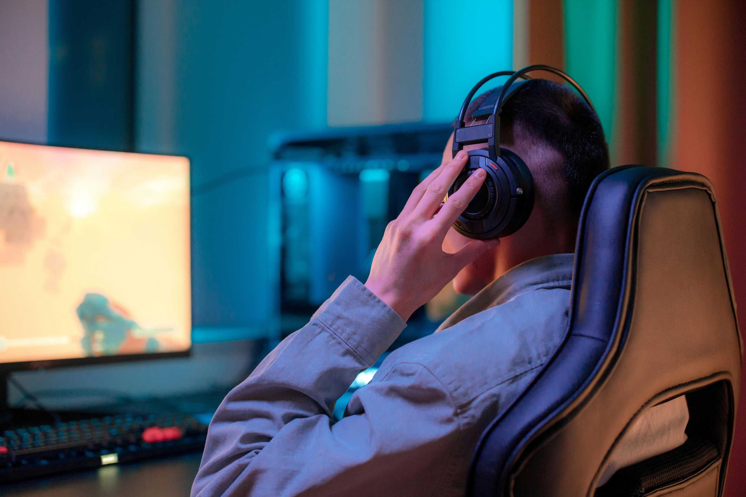 An Esports competitor. Photo credit: Ron Lach