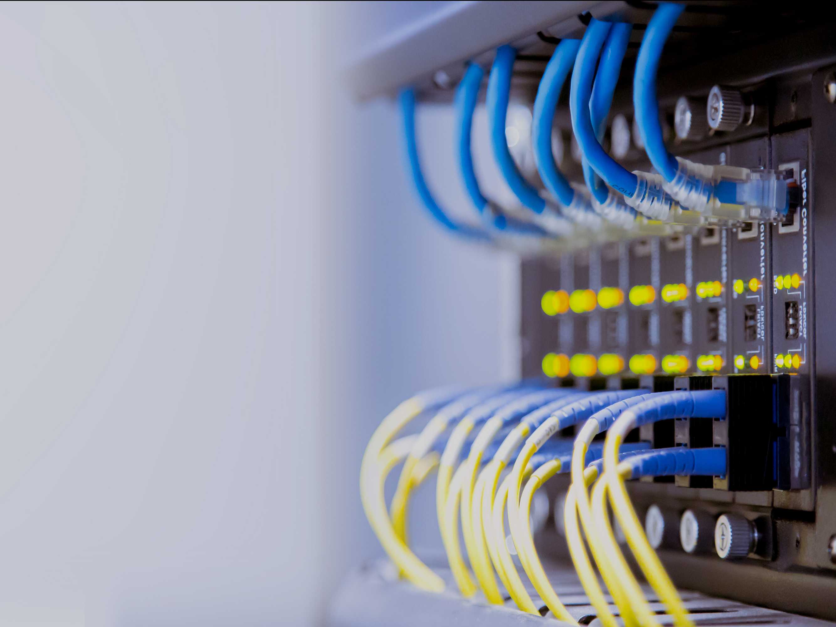 Network optical fibre cables and hub